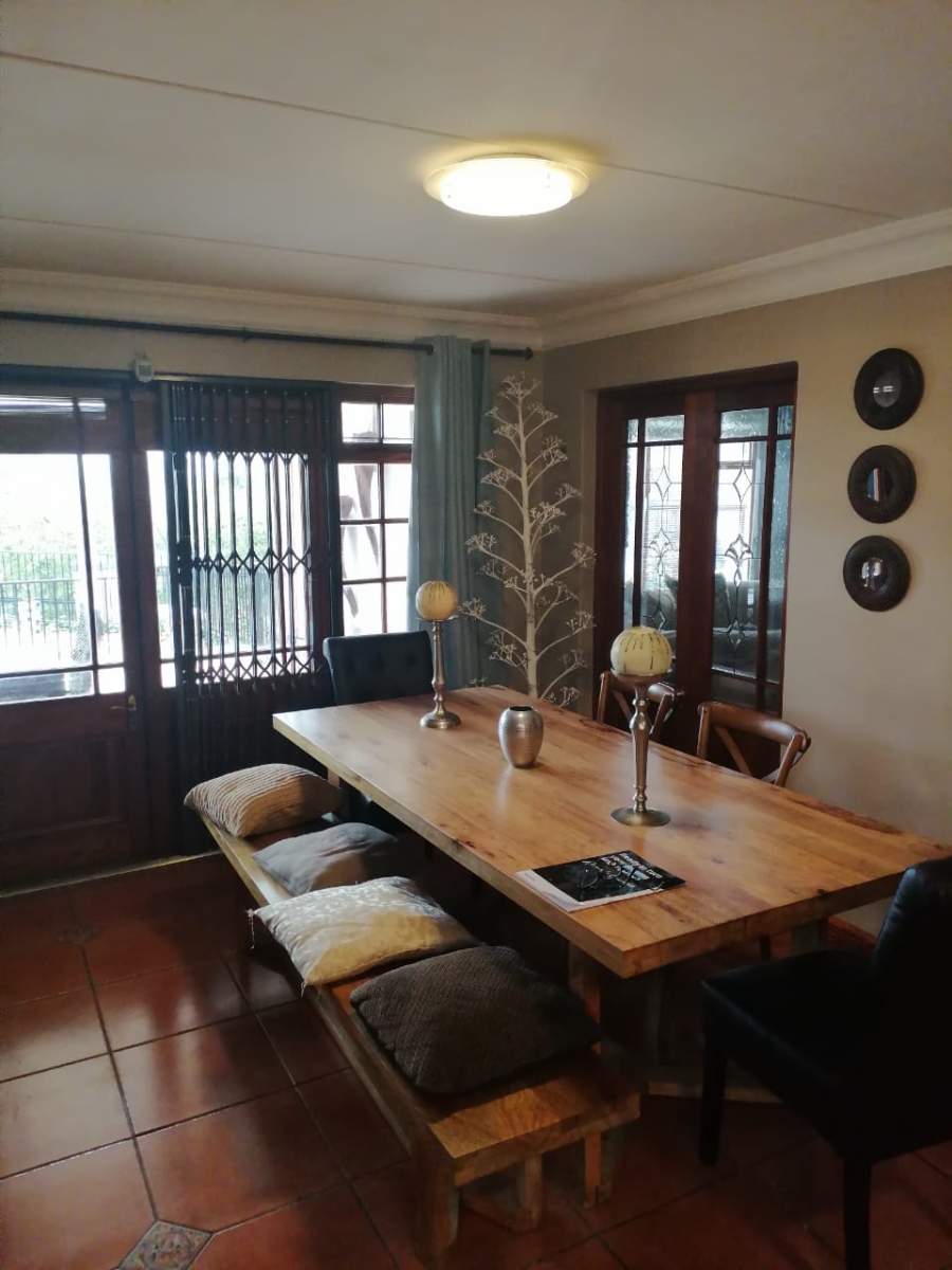 4 Bedroom Property for Sale in Rome Glen Western Cape